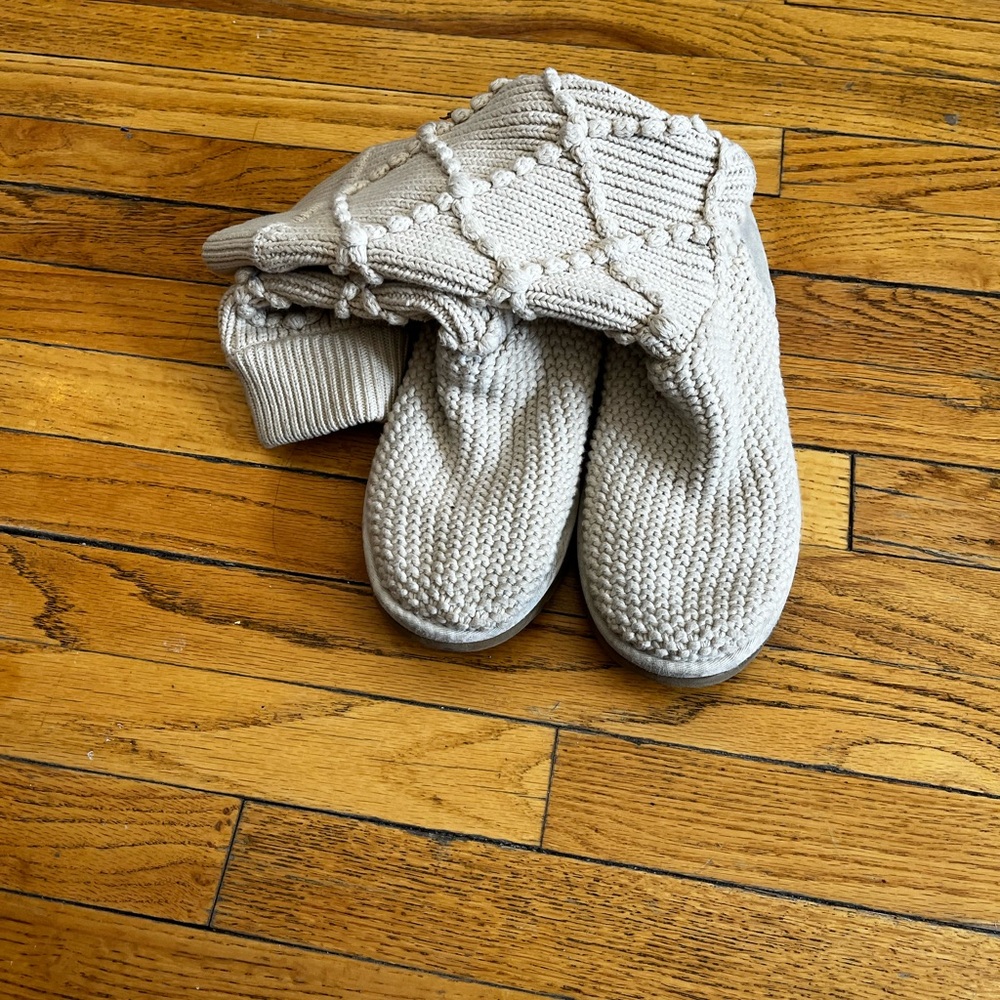 Ugg knit boots